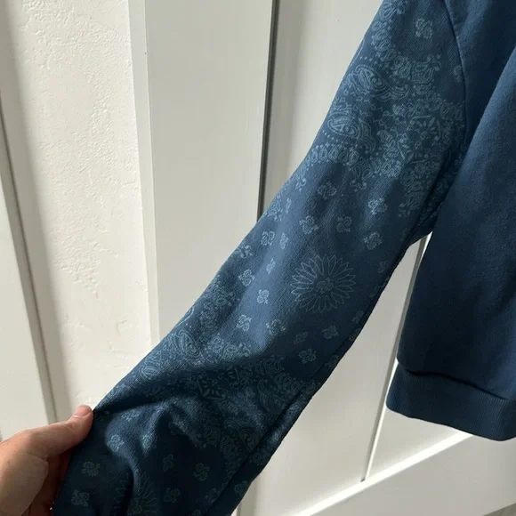 Anthropologie T.La cropped style blue sweatshirt - Picture 4 of 9